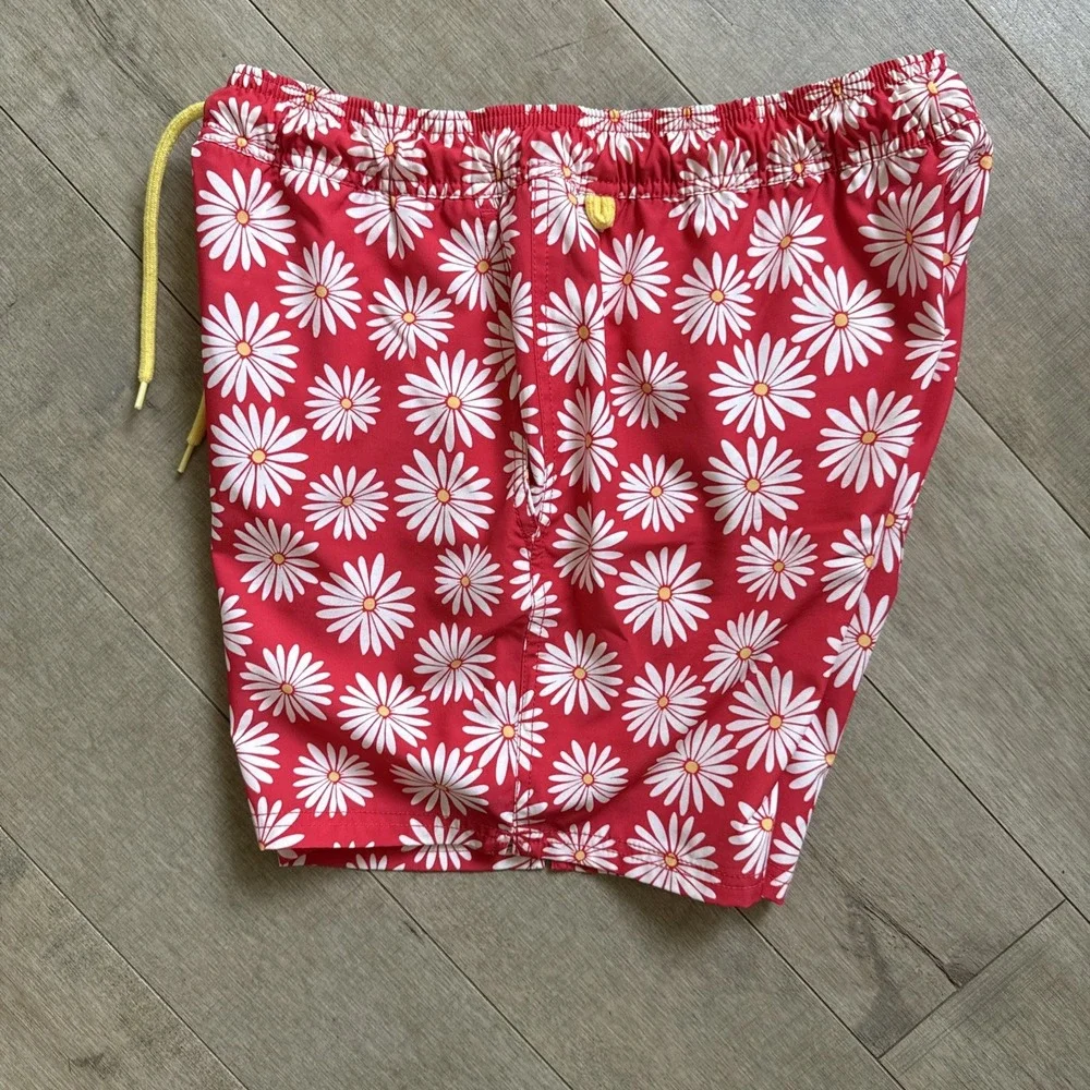 J.Crew Flex Swimwear Mens Medium Red White Daisy Floral Swim Trunks Shorts